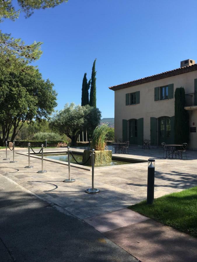 Le Clos Azur 115 *